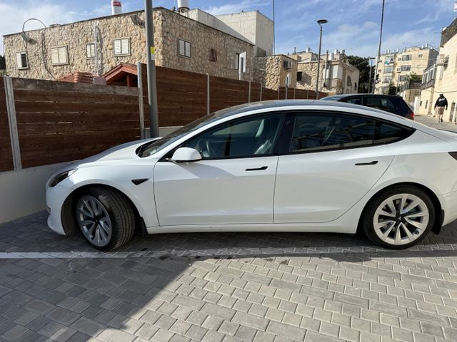 טסלה מודל 3