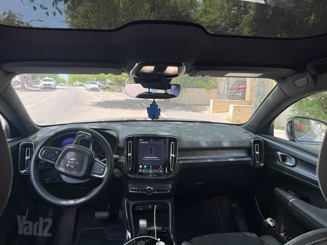 וולוו C40