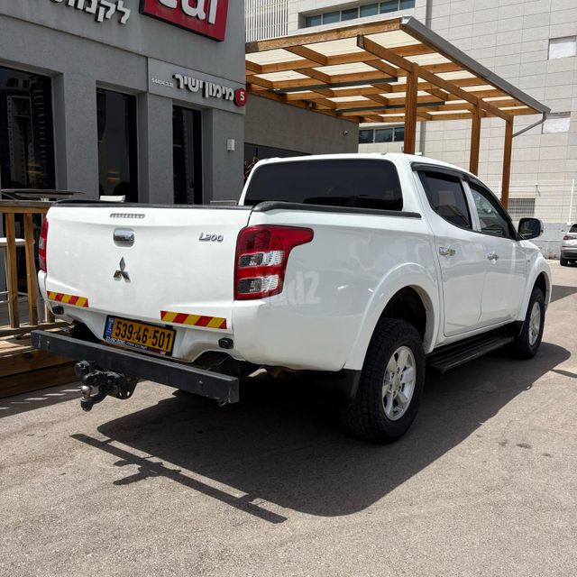מיצובישי טרייטון / L200