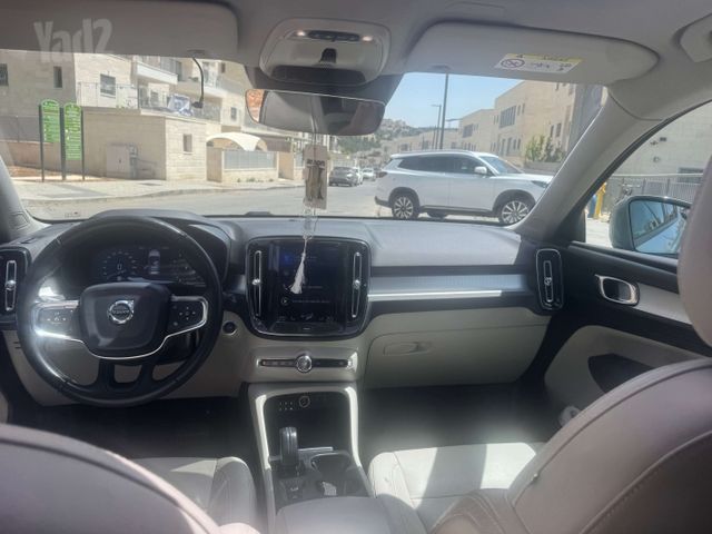 וולוו XC40