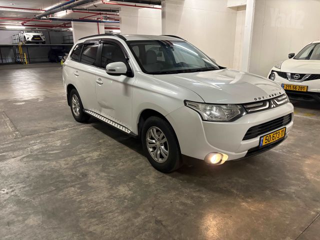 מיצובישי אאוטלנדר