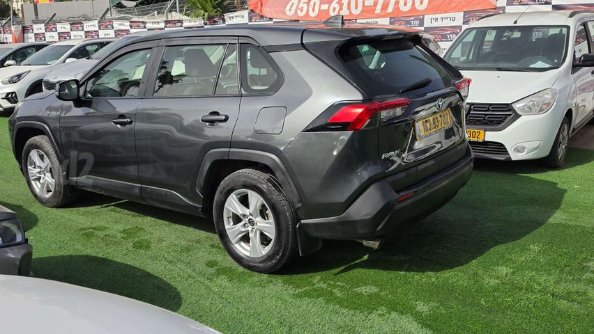 טויוטה RAV4