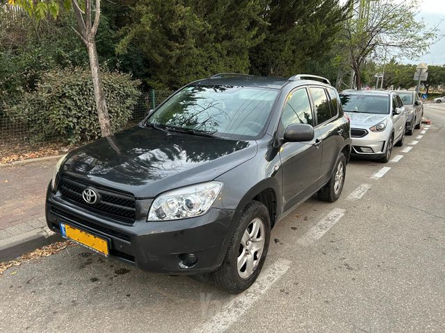 מודעת רכב טויוטה RAV4