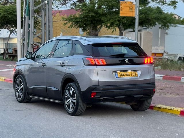 פיג'ו 3008
