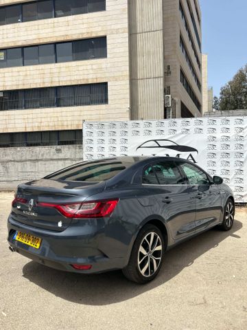 רנו מגאן