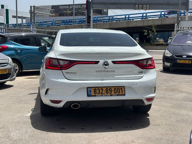 רנו מגאן