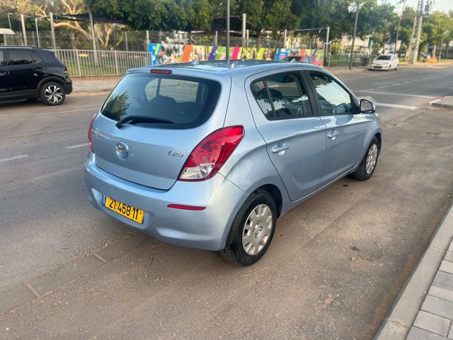 יונדאי i20