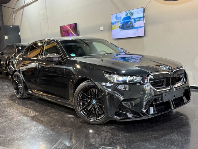 M5 M-Superior פלאג-אין אוט׳ סדאן 4 דל 4.4 (585 כ״ס)