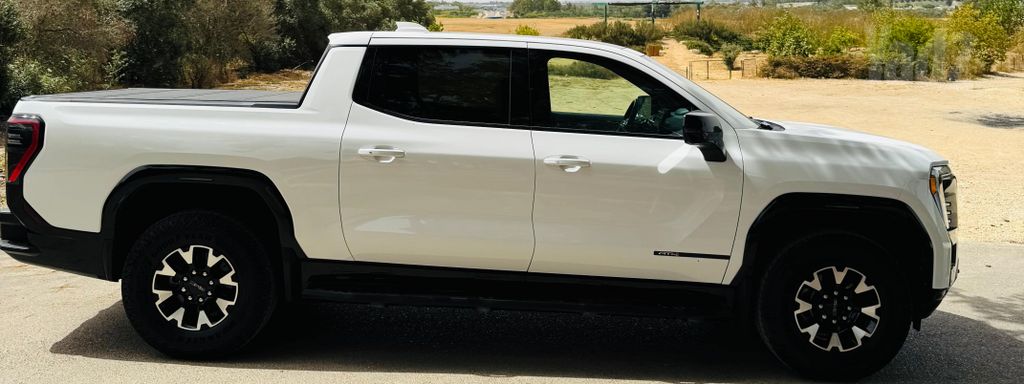 ג'י.אם.סי סיירה EV