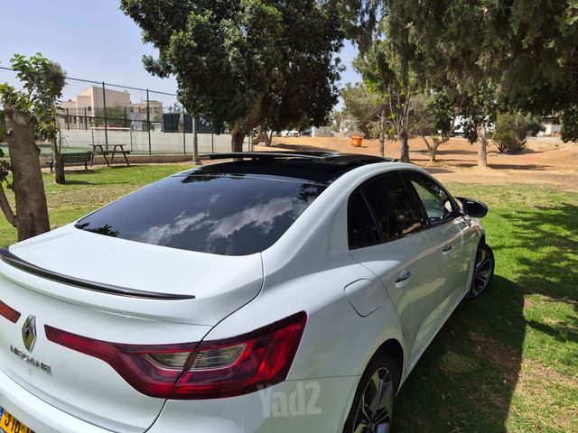 רנו מגאן