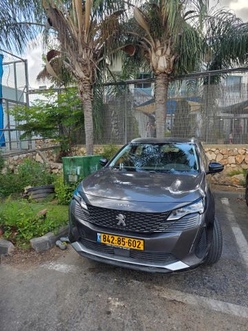 פיג'ו 5008