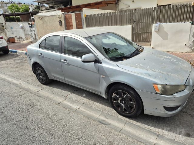 מיצובישי לנסר