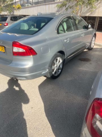וולוו S80