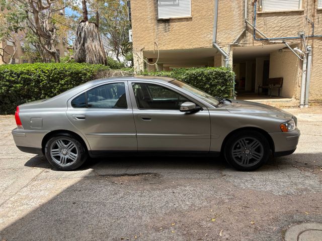וולוו S60