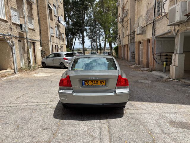 וולוו S60