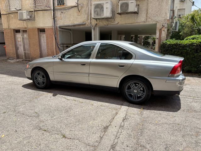 וולוו S60