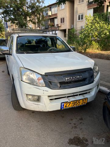 מודעת רכב איסוזו די-מקס