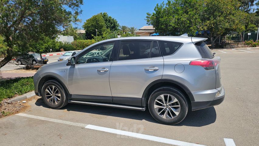 טויוטה RAV4