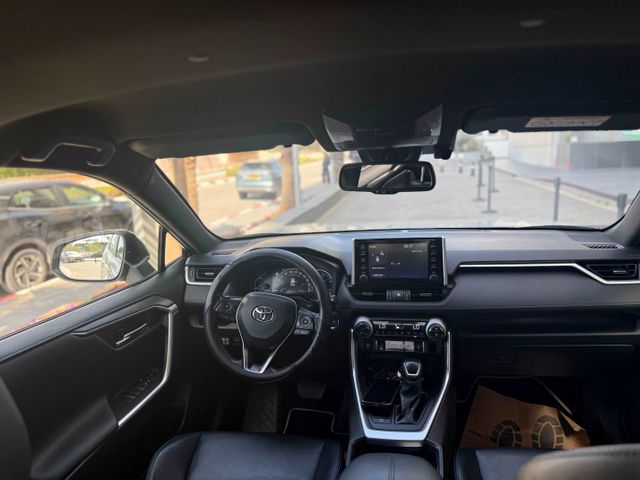 טויוטה RAV4