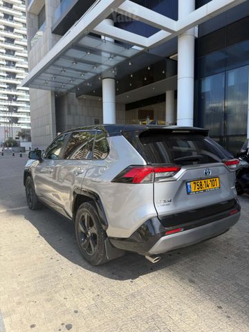 טויוטה RAV4