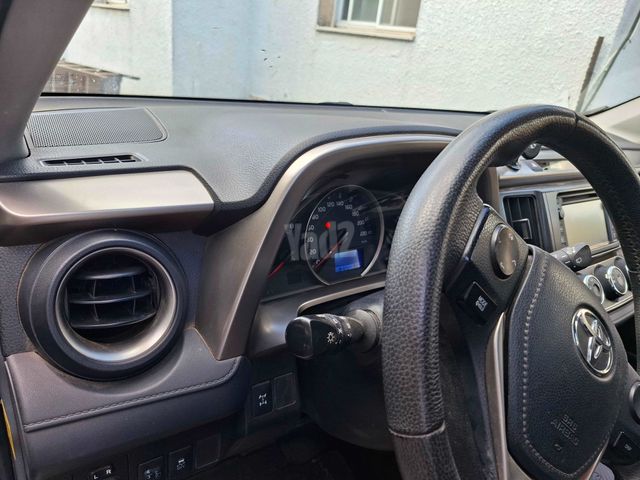 טויוטה RAV4