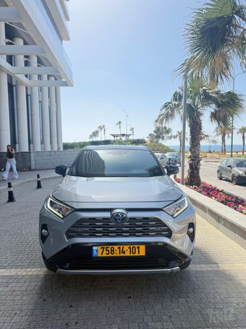 טויוטה RAV4