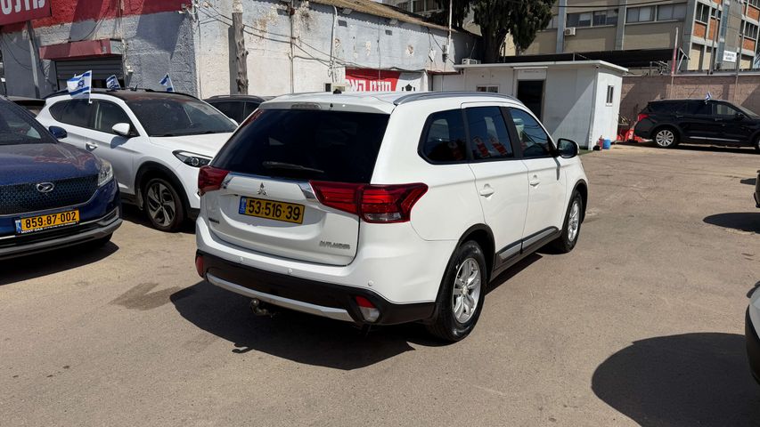 מיצובישי אאוטלנדר