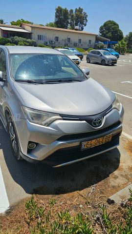 טויוטה RAV4