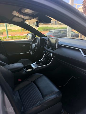טויוטה RAV4