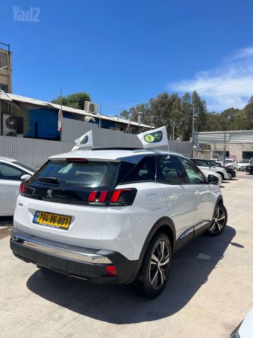 פיג'ו 3008