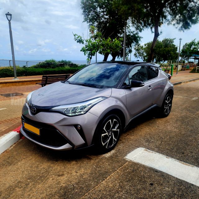 מודעת רכב טויוטה C-HR