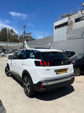 פיג'ו 3008