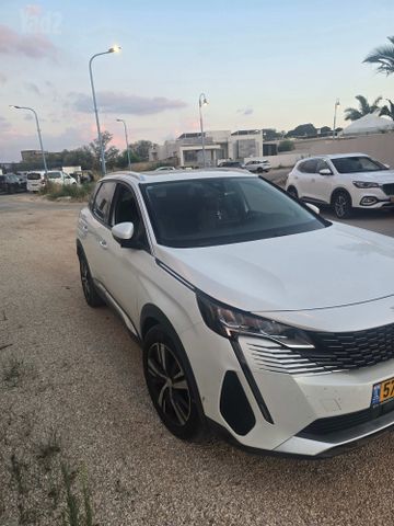 פיג'ו 3008