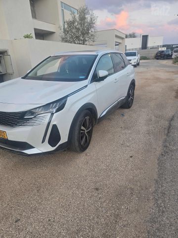 פיג'ו 3008