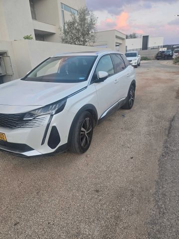 פיג'ו 3008