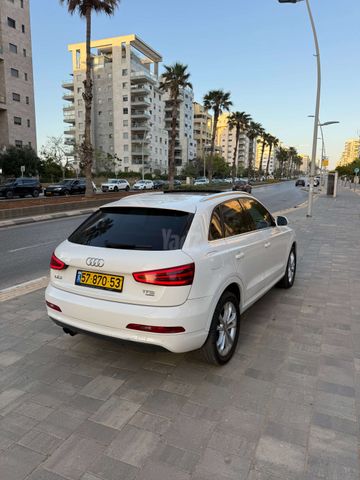 אאודי Q3