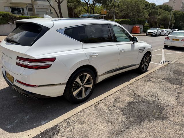 ג'נסיס GV80