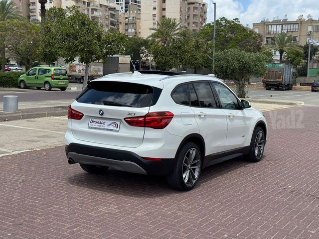 ב מ וו X1