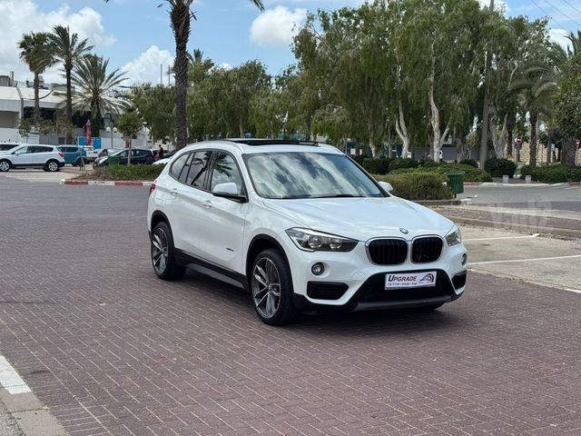 ב מ וו X1