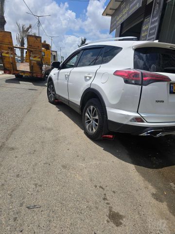 טויוטה RAV4