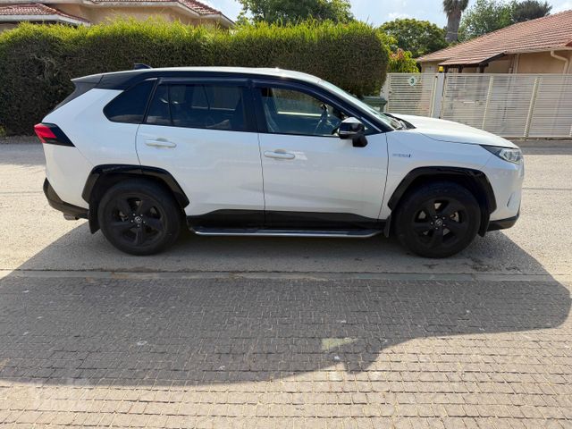 טויוטה RAV4