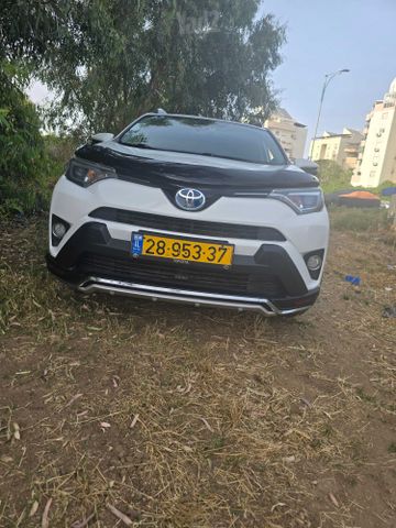 טויוטה RAV4