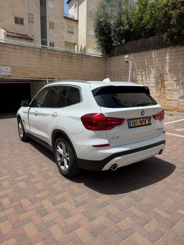 ב מ וו X3