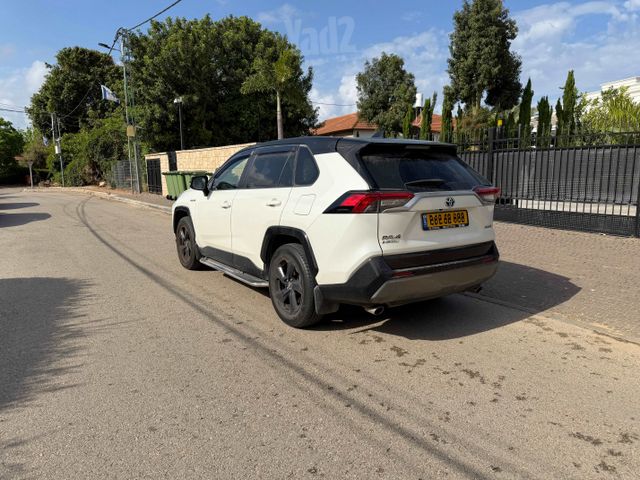 טויוטה RAV4
