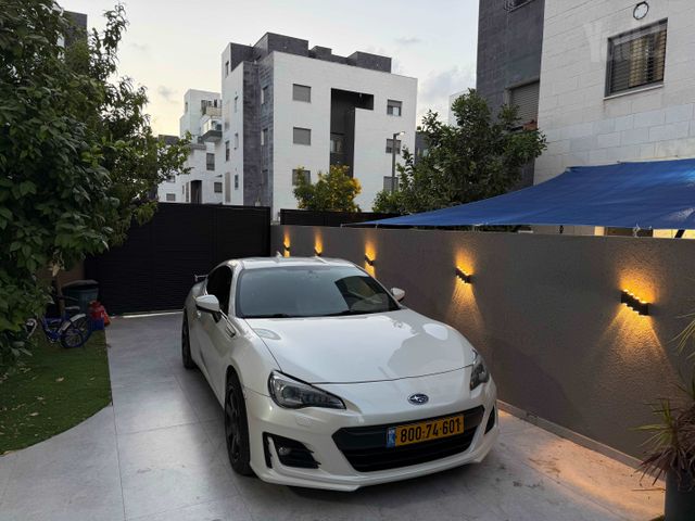 סובארו BRZ