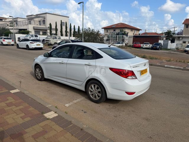 יונדאי אקסנט i25