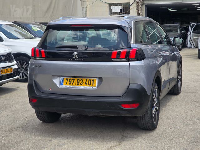 פיג'ו 5008