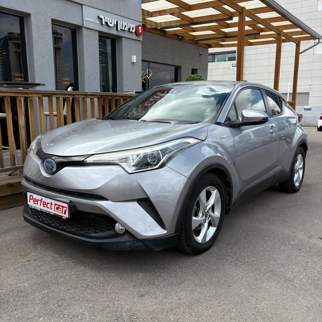מודעת רכב טויוטה C-HR