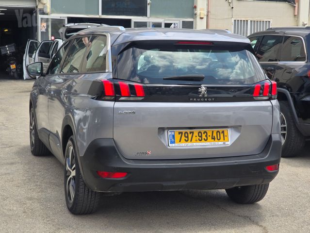 פיג'ו 5008