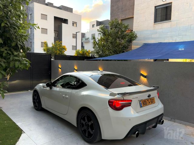 סובארו BRZ
